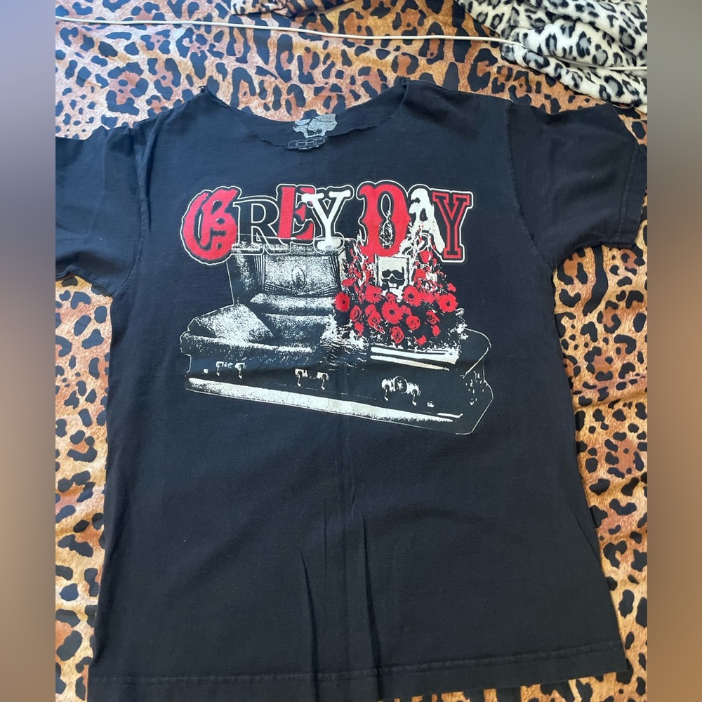 Greyday Tour 2022 shirt with cut collar barely worn